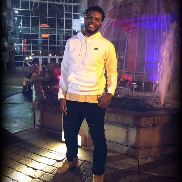 Meet your Posher, Devanne - Picture 1 of 1